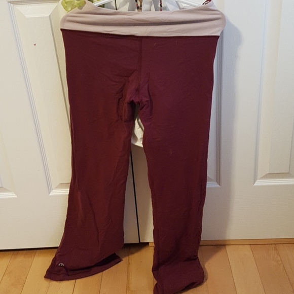 Lululemon flared yoga pants - Picture 2 of 4